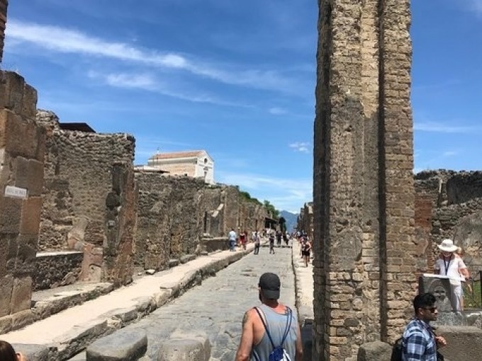 Private Guided Tour of Pompeii Ruins